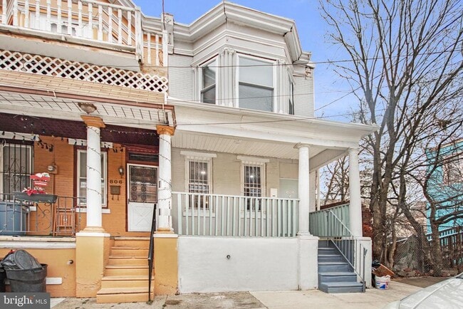 Building Photo - 804 N Front St