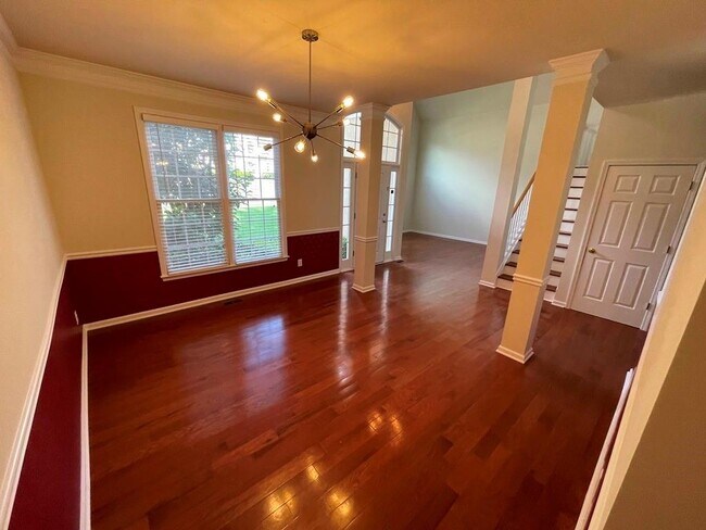 Building Photo - 400 Park Creek Dr