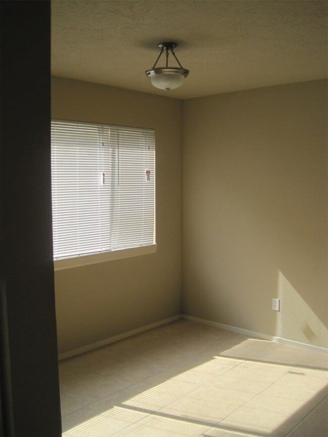 Building Photo - 6822 Harpers Dr
