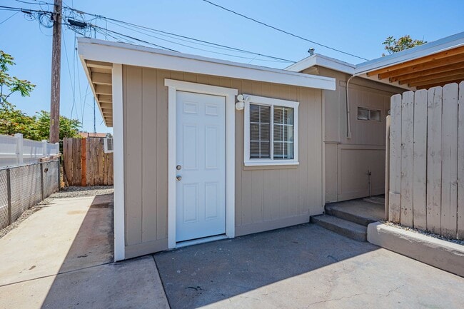 Building Photo - 32958 Urban Ave