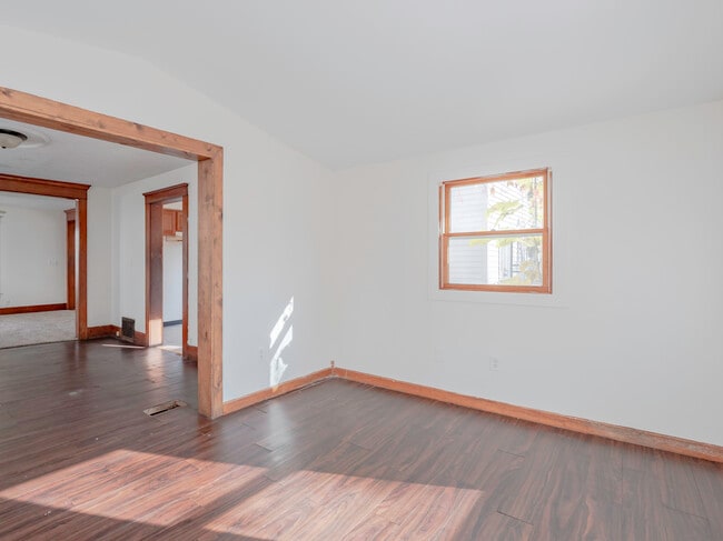 Building Photo - 540 Avon St