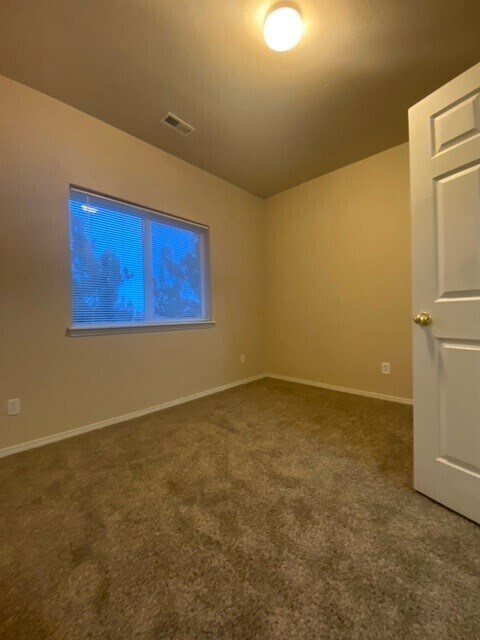 Building Photo - Newly Renovated Condo in Mandalay Villas