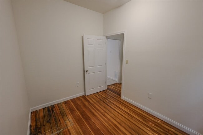 Building Photo - 127 Intervale St