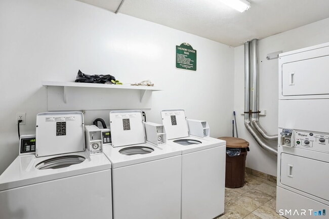 Building Photo - 65 California St