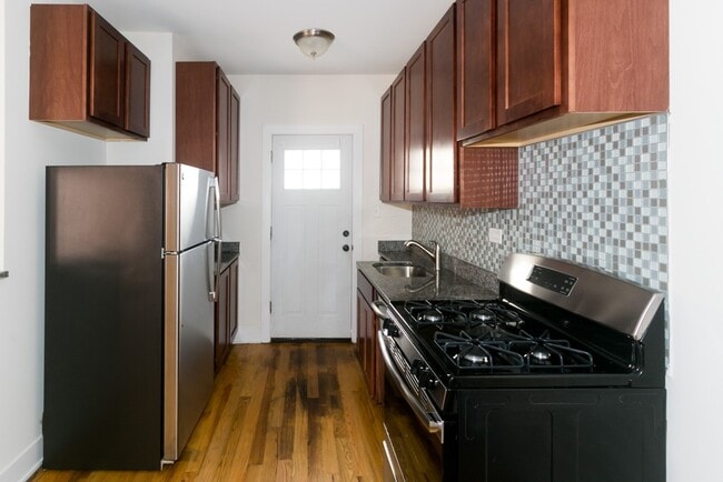 Building Photo - 3830 N Fremont