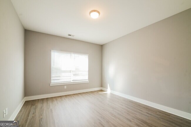 Building Photo - 2501 Kolb Manor Cir SW