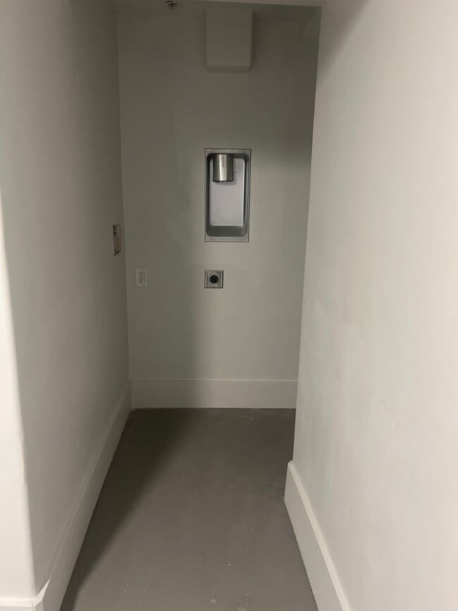 Building Photo - Newly completed Townhome