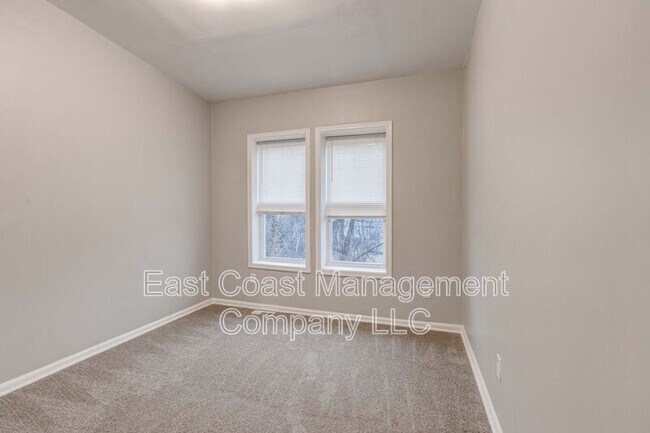 Building Photo - 2854 Oakley Ave