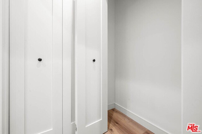 Building Photo - 1920 S Sherbourne Dr