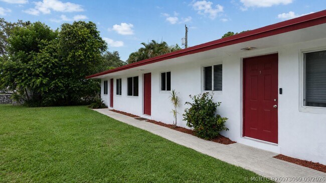Building Photo - 2631 SW 13th Ave