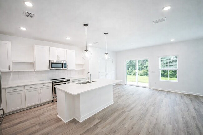 Building Photo - 154 Kingswood Cir