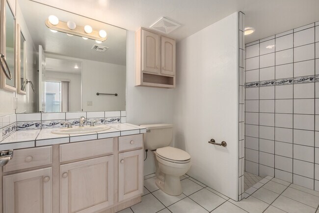 Catalina Foothills 4 bedroom 4 bath Home located in prestigious Canyon Ridge. 270-degree VIEWS! - 4667 N Rocky Crest Plz