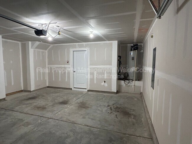 Building Photo - 1041 Shoreside Dr