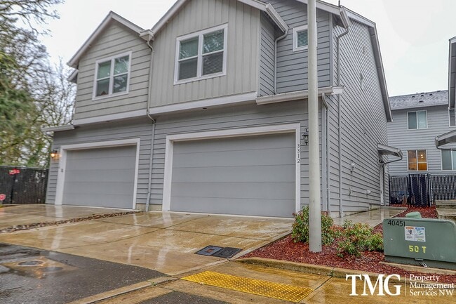 Building Photo - Pre Leasing 3 BD/2.5- Pet Friendly Home