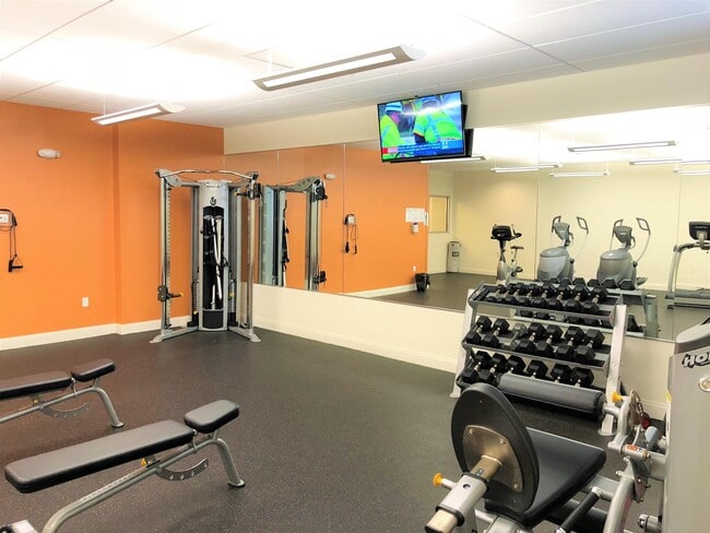 Building Photo - 11 Goodhue St