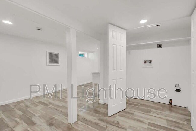 Building Photo - 128 Lockwood Ave