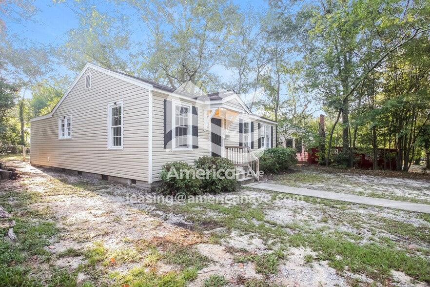 Building Photo - 608 S Bonham Rd