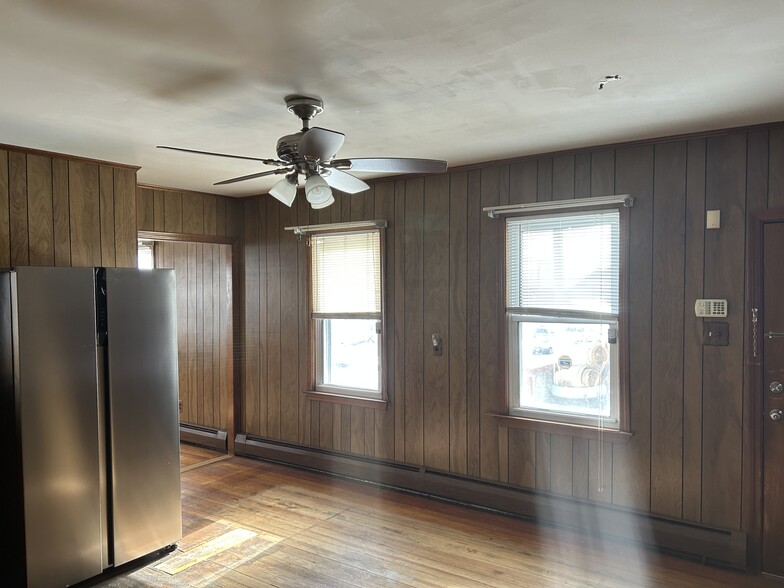 Building Photo - 121 Hope St