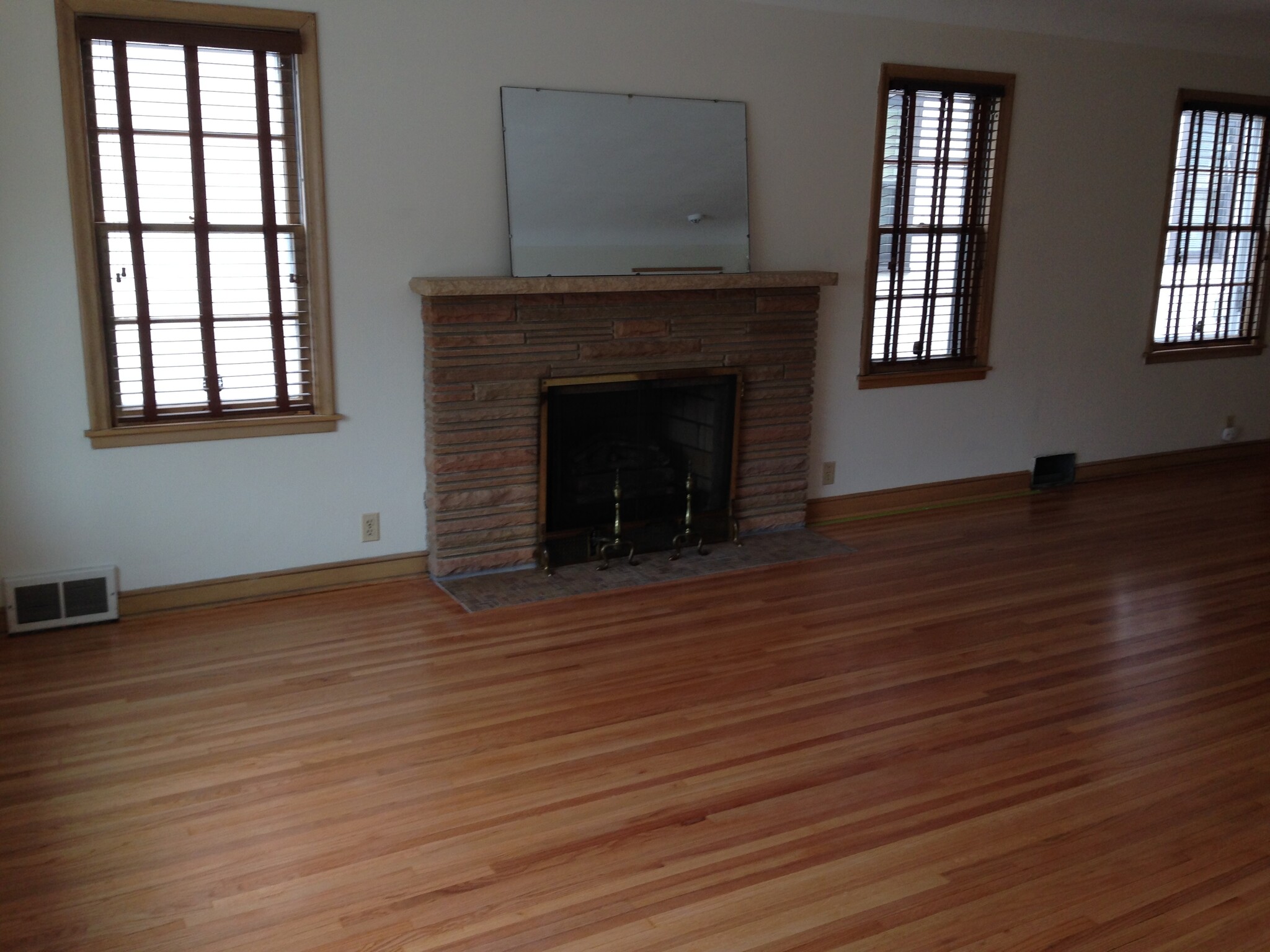 living room - 3528 Blaisdell Ave