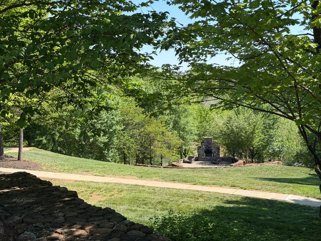 Building Photo - 1615 Elmwood Ct