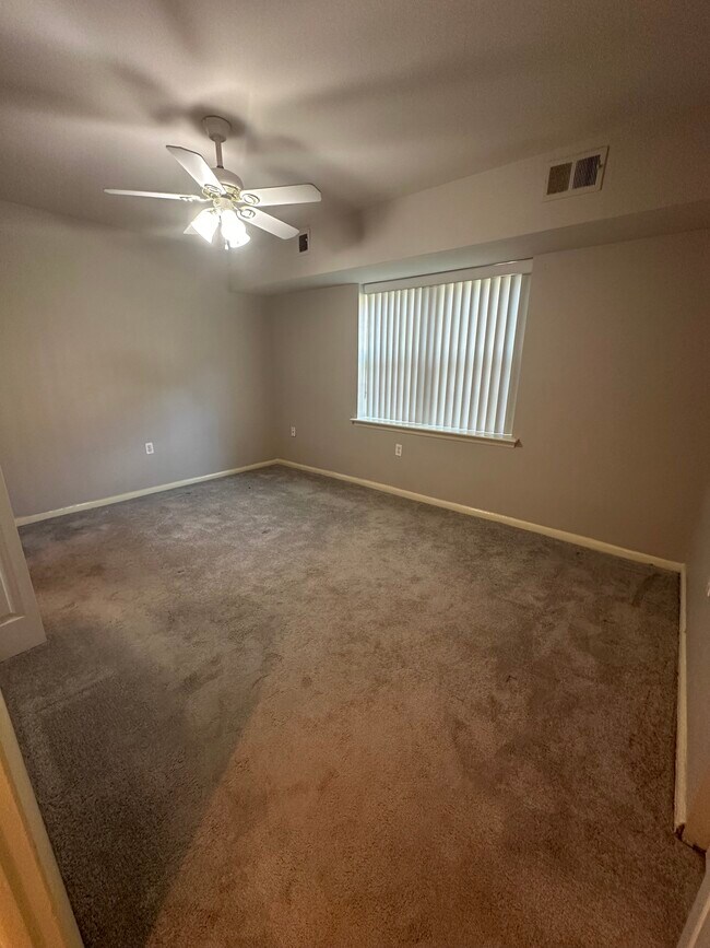 Bedroom - 822 South Ave