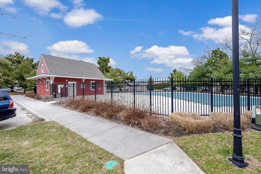 Community Pool - 18879 Bethpage Dr