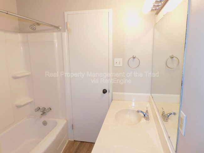 Building Photo - 1905 Palm St