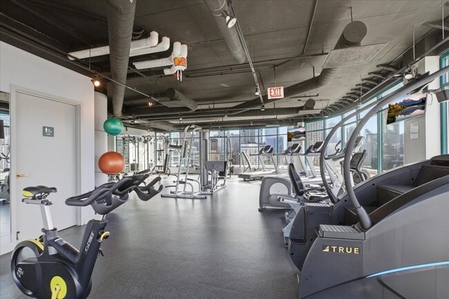 Building Photo - 340 W Superior St