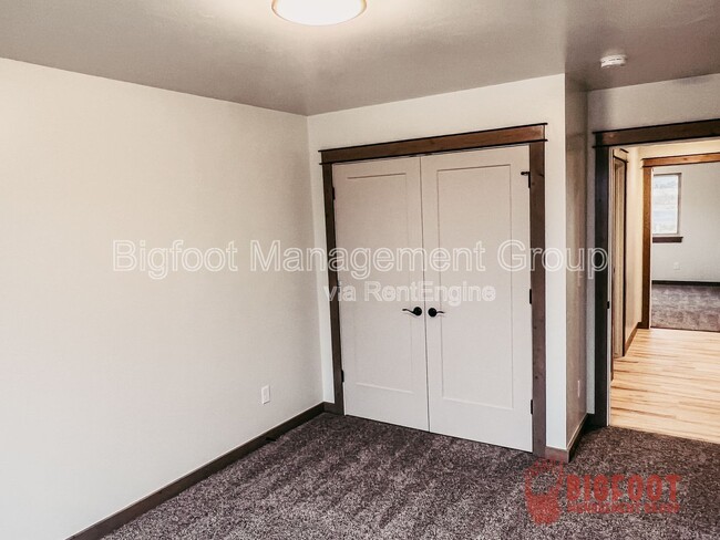 Building Photo - 3931 Swan Rd