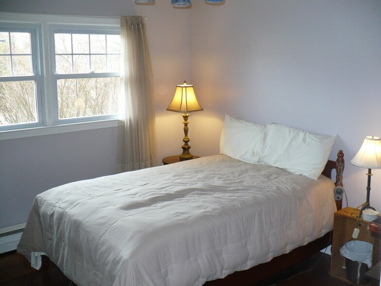Guest Bedroom - 30 Affeldt Dr