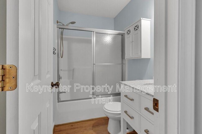 Building Photo - 3391 Valley Crossing Dr