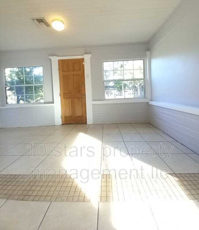 Building Photo - 3450 13th Ave S