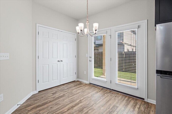 Building Photo - 9703 Sunny Swan Ct