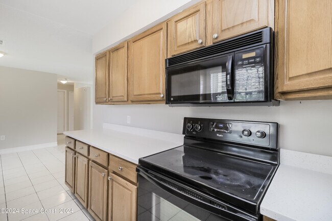 Building Photo - 6290 Arbor Ave