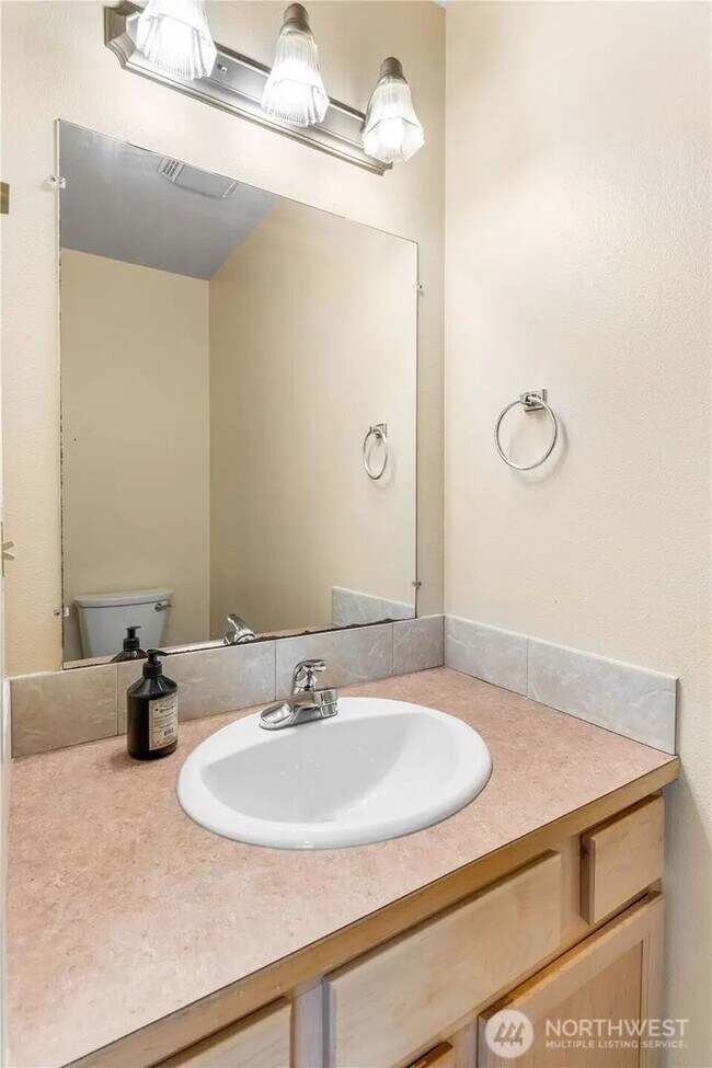 Building Photo - 5863 Cedar St