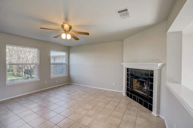 Building Photo - 1238 Acanthus St