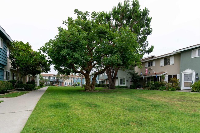 Building Photo - 9928 Continental Dr