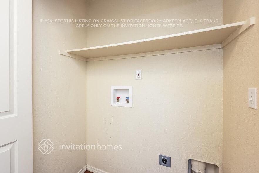 Building Photo - 7052 Ancestra Dr