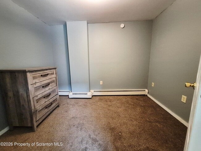 Building Photo - 70 Green Pl