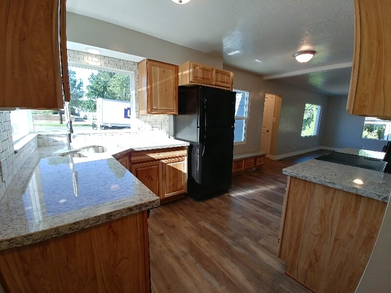 Building Photo - 383 E 400 N