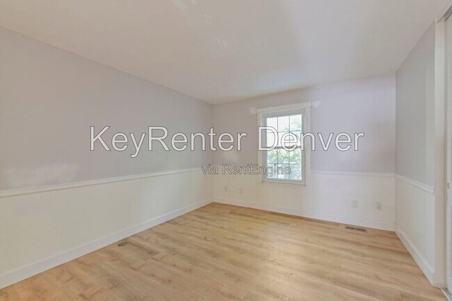 Building Photo - 1811 S Quebec Way