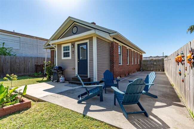 Building Photo - 4508 Avenue O 1/2