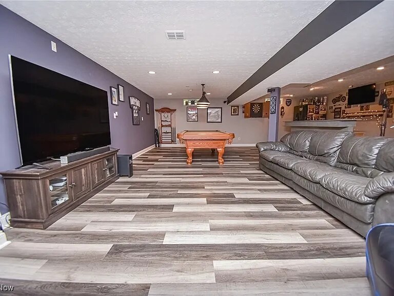 Building Photo - 10266 Huntington Park Dr