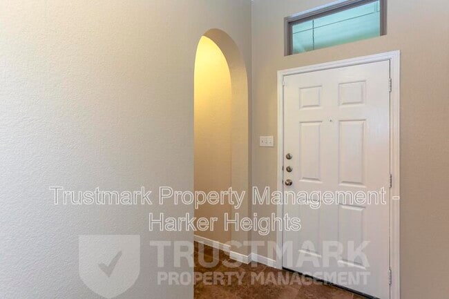 Building Photo - 8121 Iron Gate Dr