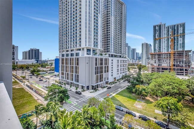 Building Photo - 1749 NE Miami Ct