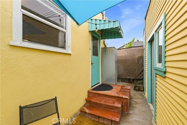 Building Photo - 1950 S Palm Grove Ave