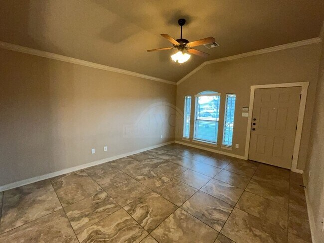 Building Photo - 3306 Lineage Loop