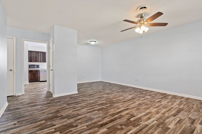 Building Photo - Charming 3BR with Fenced Yard