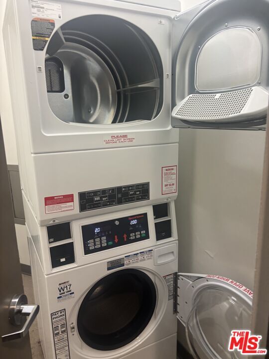 Building Photo - 7250 Franklin Ave