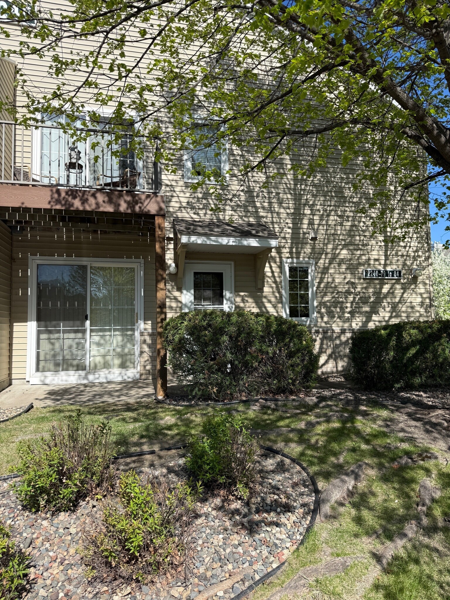 Patio door leading right to yard - 2240 Ranchview Ln N